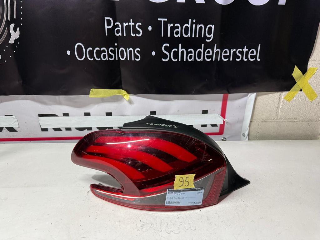 peugeot 208 achterlicht, Gebruikt, -, -, Ophalen of Verzenden