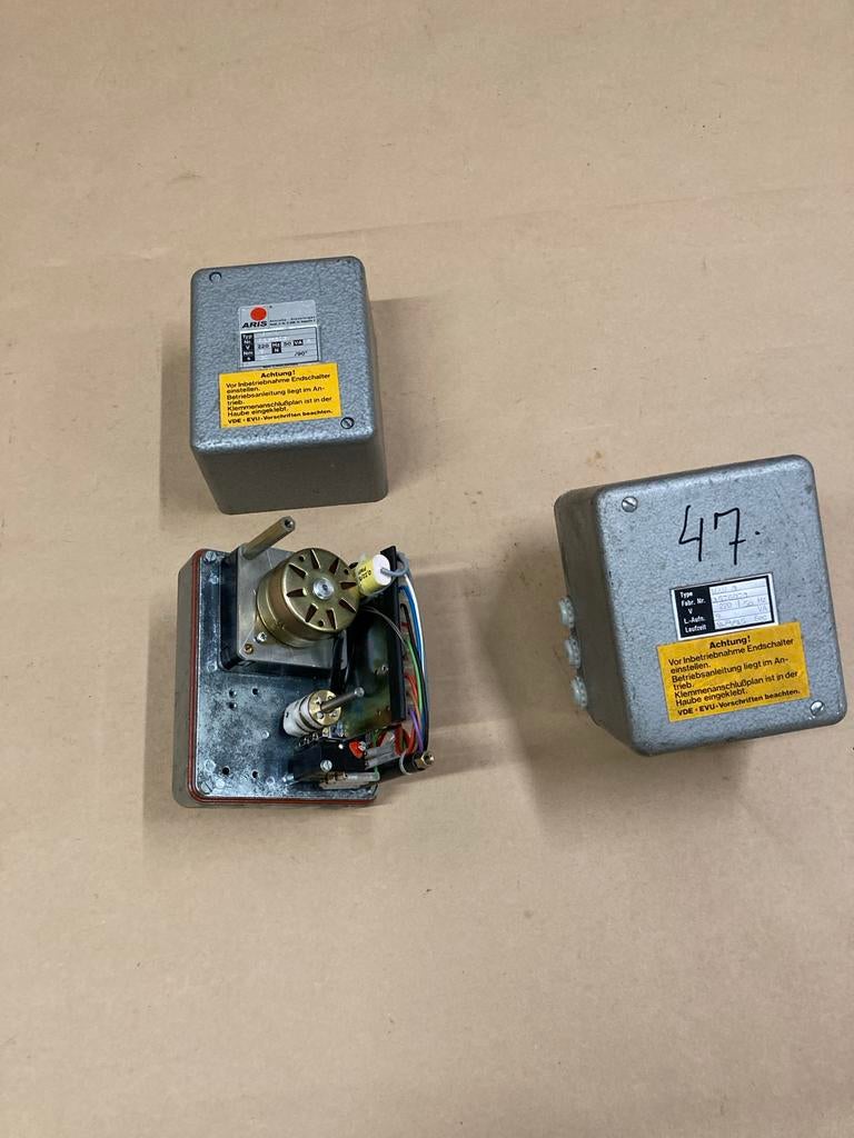 2x Ari's Regelklep Motoren 220V - Sterke Aandrijving, Doe-het-zelf en Verbouw, Motoren, Ophalen, Gebruikt, Elektromotor, Minder dan 1400 rpm