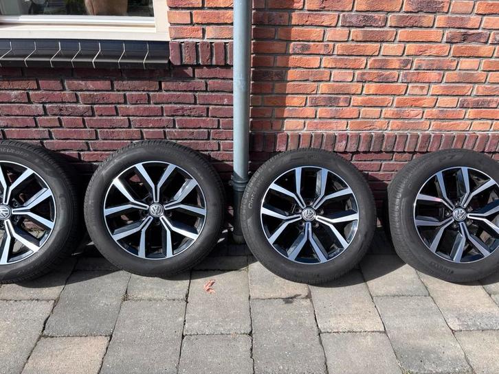 Set orginele VW 17 inch velgen met zomerbanden, Auto-onderdelen, Banden en Velgen, Zomerbanden, 17 inch, 215 mm, Ophalen of Verzenden