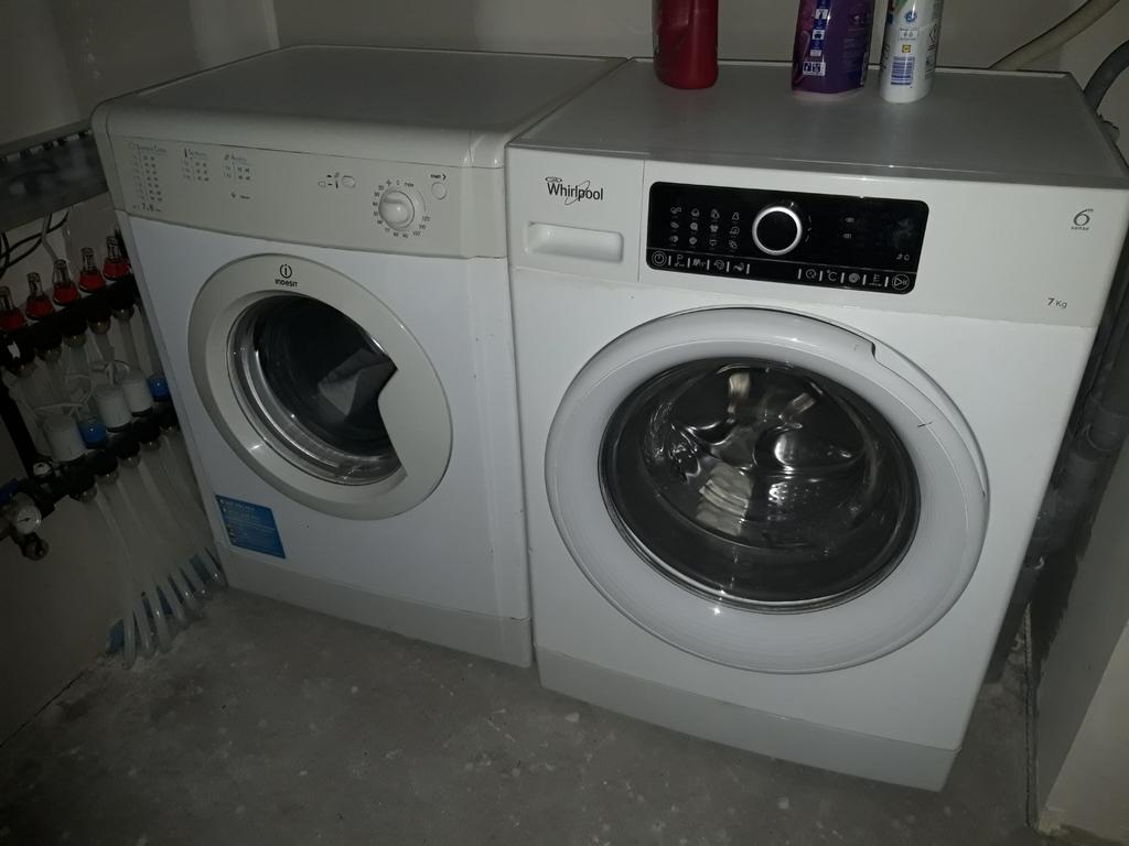 Wasmachine en droger met aandachtspunt - Zie omschrijving, Witgoed en Apparatuur, Wasmachines, Ophalen, Gebruikt, 1200 tot 1600 toeren