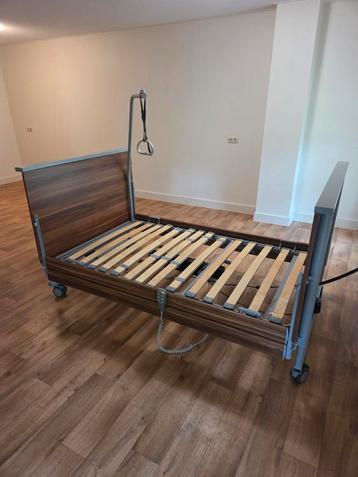 XL / extra breed zorgbed / verpleegbed 200 x 120 cm. beschikbaar voor biedingen