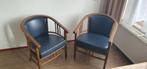 2 houten fauteuils met blauw leren zitting, Ophalen, Gebruikt, Hout, 50 tot 75 cm