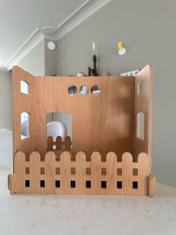 Houten poppenhuis(je) beschikbaar voor biedingen