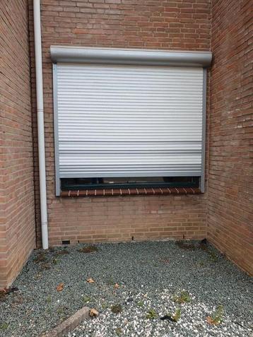 Aluminium rolluik SOMFY super goedkoop door verhuizing beschikbaar voor biedingen
