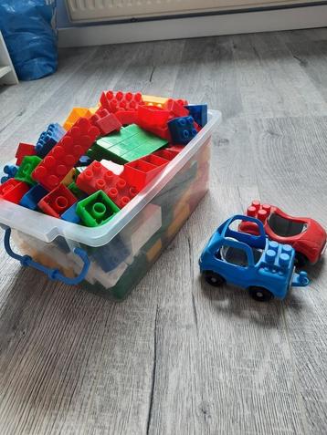 Plastic bouwblokken beschikbaar voor biedingen