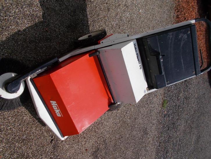 HAKO veegmachine, Tuin en Terras, Veegmachines, Nieuw, Ophalen