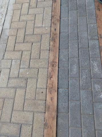 15 m2 klinker en 22 m2 tegel beschikbaar voor biedingen