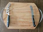 Nieuwe houten serveerplank met 2 messen, Huis en Inrichting, Keuken | Keukenbenodigdheden, Ophalen of Verzenden, Nieuw