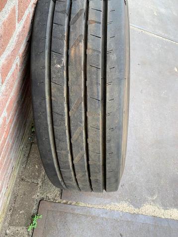 Vrachtwagenband 265/70/19,5 op 10 gaats velg 13 mm beschikbaar voor biedingen