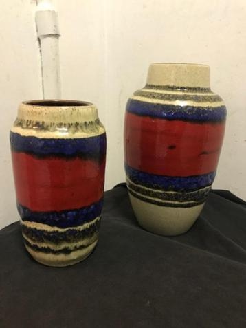 2 Retro / Vintage vazen beschikbaar voor biedingen
