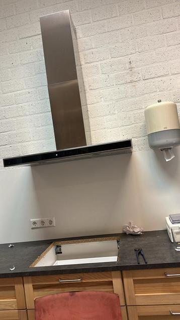Gebruikte Wandschouwkap beschikbaar voor biedingen