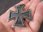 Twee stuks ijzeren kruizen 2de klasse  beide super origineel, Verzamelen, Ophalen of Verzenden, Landmacht, Nederland