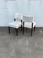 Stoel lisa 11 stuks! Frame zwart, kunstleer wit prima staat, Huis en Inrichting, Stoelen, Ophalen, Wit, Hout, Zo goed als nieuw
