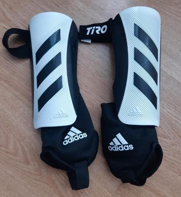 Adidas Tiro Scheenbeschermers  beschikbaar voor biedingen