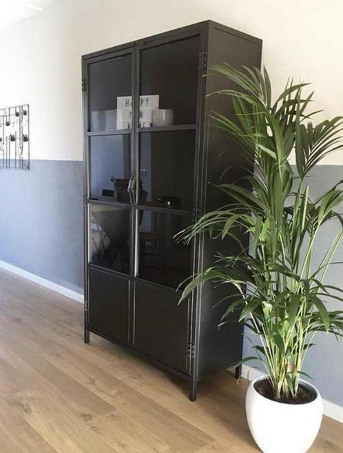 Metalen vitrinekast Castello twv €400, Huis en Inrichting, Kasten | Vitrinekasten, Zo goed als nieuw, 25 tot 50 cm, Metaal, Ophalen
