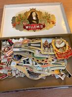 Sigarendoos met sigarenbandjes, Verzamelen, Ophalen of Verzenden, Gebruikt, Sigarenbandjes
