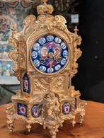 Antieke vuurvergulde bronzen pendule €450. Hoog 31 cm, Antiek en Kunst, Antiek | Klokken, Ophalen