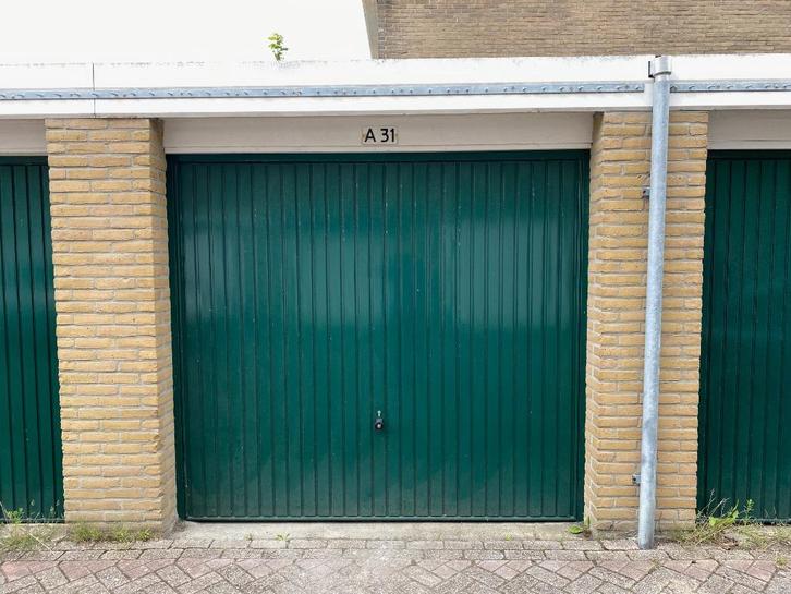Te huur: Ruime garagebox aan de Rudbeckialaan, Huizen en Kamers, Garages en Parkeerplaatsen