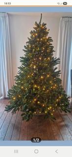 Grote kunstkerstboom 2.10m hoog x 1.55m breed. Mooi vol., Tuin en Terras, Planten | Bomen, Ophalen, Volle zon, Overige soorten