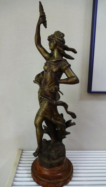 Auguste Moreau bronzen beeld: Marguerite, ca. 1880 beschikbaar voor biedingen