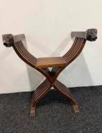 Antieke houten schaarkruk met leeuwenkoppen, Antiek, Gebruikt, Bruin, Ophalen of Verzenden