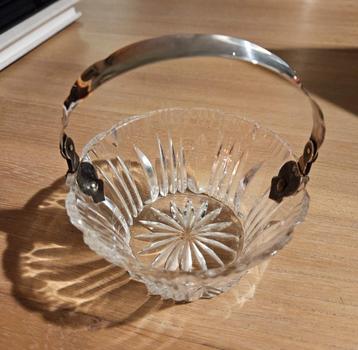 Bonbonschaaltje kristal met zilveren hengsel beschikbaar voor biedingen