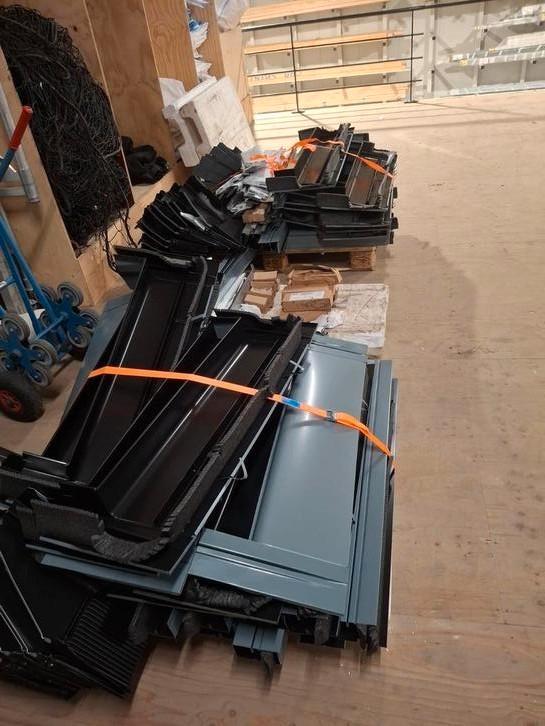 Velux dakraam onderdelen zwart!, Doe-het-zelf en Verbouw, Glas en Ramen, Zo goed als nieuw, Ophalen