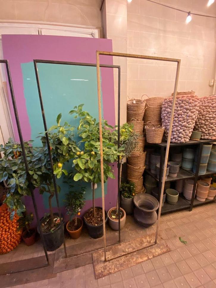 3 metalen roomdivider / etalagewand frames, Huis en Inrichting, Woonaccessoires | Wandplanken en Boekenplanken, Gebruikt, Ophalen