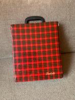 Vintage Babette Koffer met Rood Schots Ruitpatroon barbiepop, Verzamelen, Poppen, Ophalen of Verzenden, Zo goed als nieuw, Accessoires