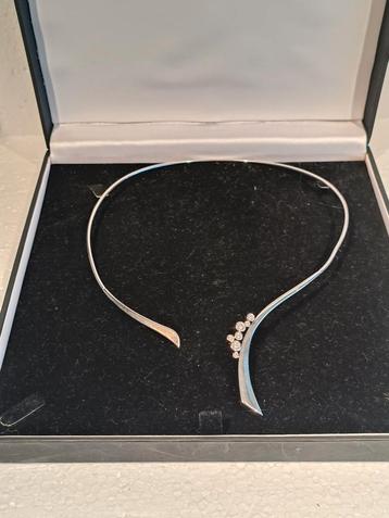 Zilveren Collier spang met zirkonia  beschikbaar voor biedingen