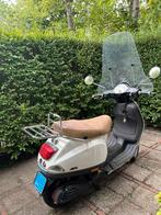 Vespa lx50 2 takt blauw kenteken met extra uitlaat, Ophalen, Gebruikt, Benzine, Vespa