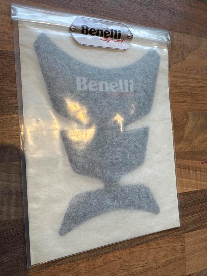 Benelli “Sport” Tankpad - Nieuw in verpakking voor tornado, Motoren, Accessoires | Stickers, Ophalen of Verzenden