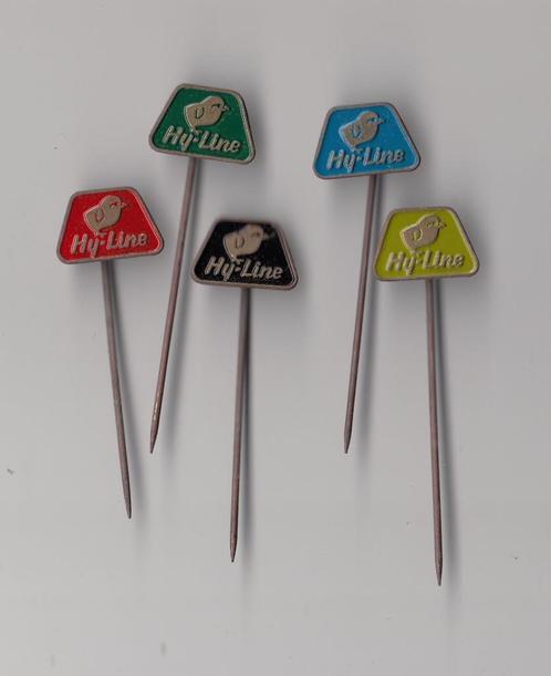 Hy-Line Pluimvee Kuiken Kip speldjes, Verzamelen, Speldjes, Pins en Buttons, Gebruikt, Speldje of Pin, Overige onderwerpen, Ophalen of Verzenden