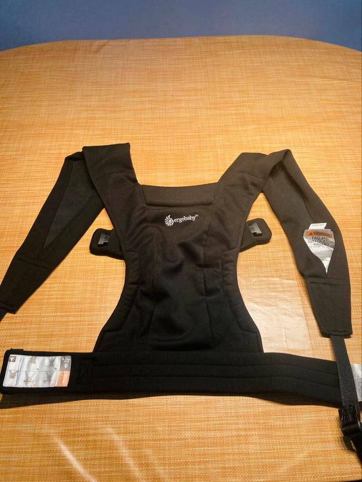 Ergobaby Embrace draagzak (zwart), Kinderen en Baby's, Babydragers en Draagdoeken, Gebruikt, Draagzak, Buik, Overige merken, Ophalen of Verzenden