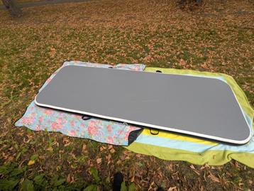 Airtrack mat van 3x1 meter, zo goed als nieuw. Was €229.
 beschikbaar voor biedingen