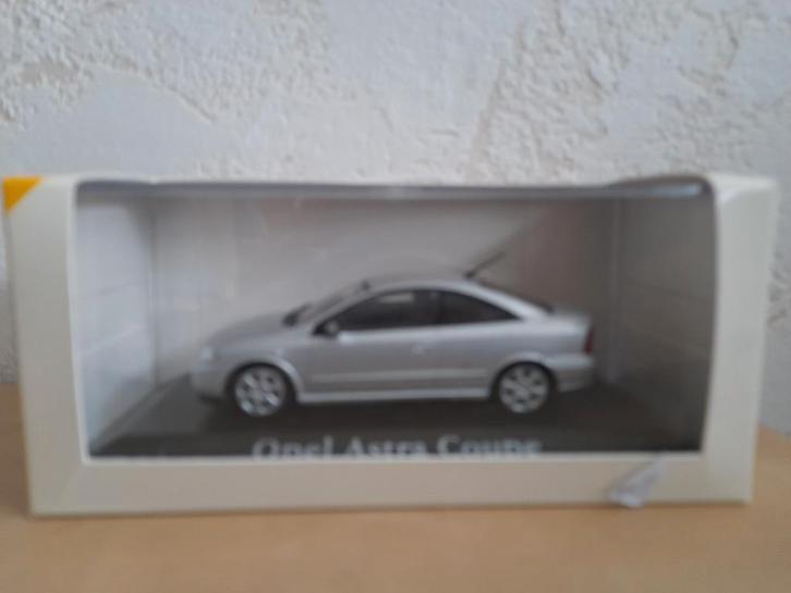 Opel Astra G Coupe Zilver  Minichamps 1:43 (incl ovp), Hobby en Vrije tijd, Modelauto's | 1:18, Zo goed als nieuw, Auto, MiniChamps
