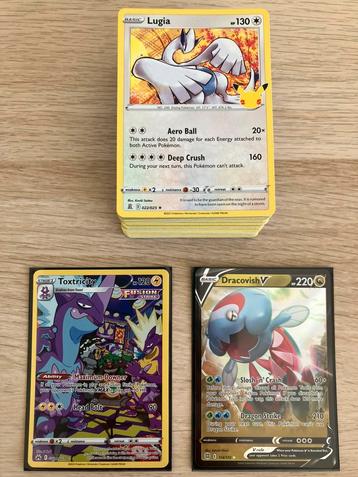 Set van 100 verschillende originele Pokemon kaarten beschikbaar voor biedingen