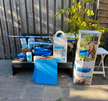 Intex familie zwembad met pomp en alle benodigdheden beschikbaar voor biedingen