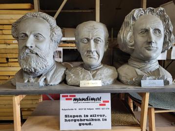 Borstbeelden beschikbaar voor biedingen