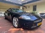 Jaguar XKR 4.2 V8 S/C Convertible/ Aut/ RWD/ 417 pk/ 20"/ NL, Achterwielaandrijving, Cabriolet, 109 €/maand, Zwart