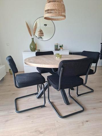 4 zwarte teddy stoelen zwart zonder tafel beschikbaar voor biedingen