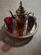 Leuk thee setje ziet er netjes uit, Ophalen