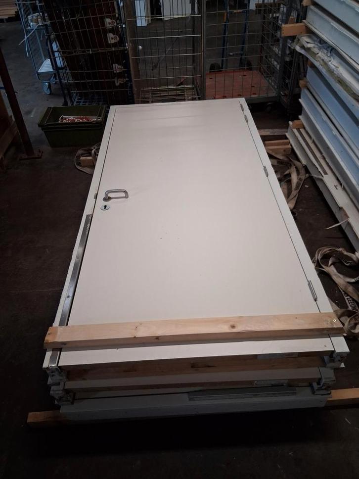 13 stuks Circulaire binnendeuren met kozijn., Doe-het-zelf en Verbouw, Platen en Panelen, Gebruikt, Hout, Ophalen