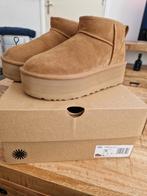 UGG classic platform maat 38, Kleding | Dames, Schoenen, UGG, Bruin, Ophalen of Verzenden, Zo goed als nieuw