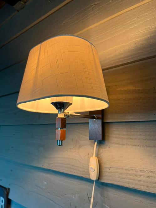 Vintage mid century teak/chrome wandlamp, Huis en Inrichting, Lampen | Wandlampen, Gebruikt, Hout, Stof, Ophalen of Verzenden