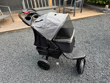 Hondenbuggy beschikbaar voor biedingen