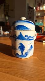 Vintage Chinees Celadon-theedoosje: blauw en wit handgeschil, Antiek en Kunst, Ophalen of Verzenden