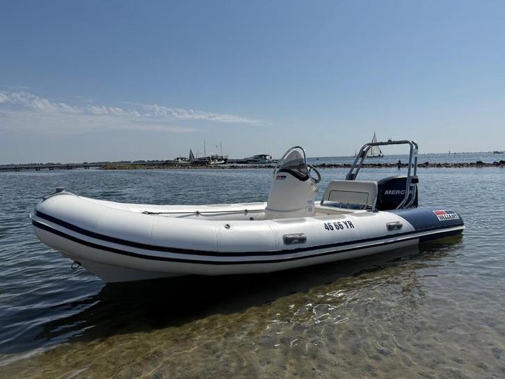Valiant V 520 Rib 60 pk Mercury inclusief Trailer, Watersport en Boten, Rubberboten, Zo goed als nieuw, Overige merken, Overige materialen