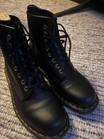 Dr martens maat 43 Black Vegan Leather Black  / type 14045, Kleding | Heren, Schoenen, Ophalen of Verzenden, Zo goed als nieuw