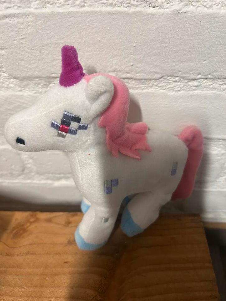TERRARIA  EENHOORN KNUFFEL, Kinderen en Baby's, Speelgoed | Knuffels en Pluche, Zo goed als nieuw, Paard, Ophalen of Verzenden